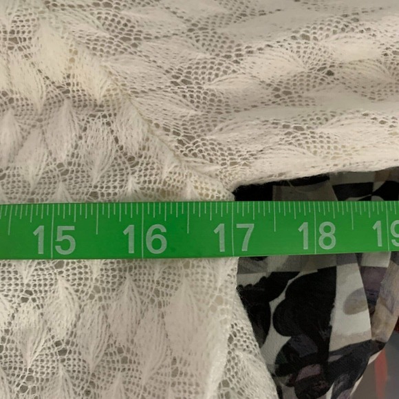 VTG Eileen Cardigan Womens Sz XS Ivory Lightweight Crochet Sweater - Picture 7 of 9